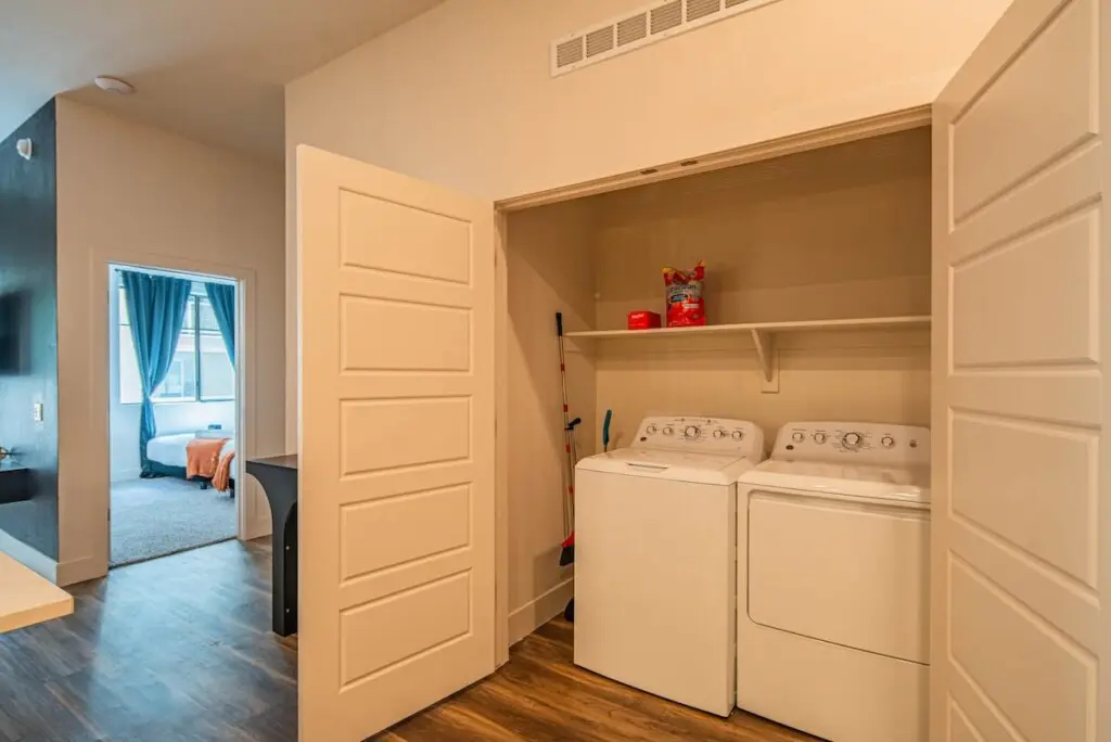 8b76c0d9 49e2 46 eS4Hl.jpg