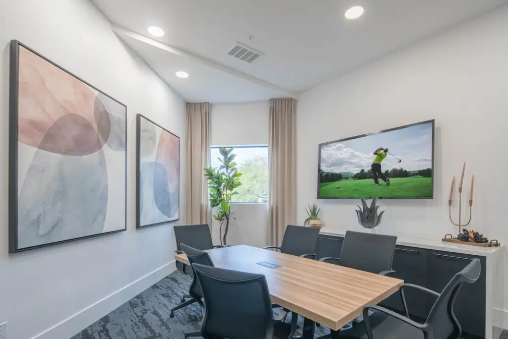 8bafdba9 3640 43 wtCap.jpg