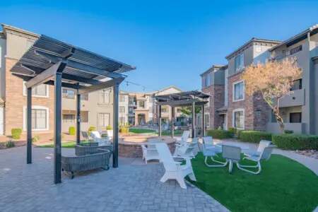 8cf96eea 262c 44 8SICy.jpg