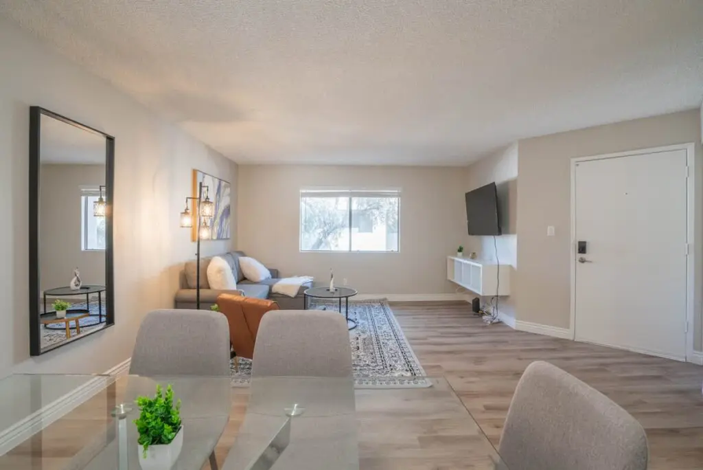 94591135 54a1 4b osTkg.jpg