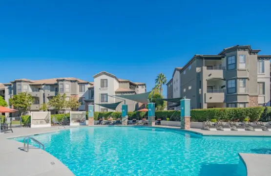 988f97cf 7163 41 Lthrd.jpg