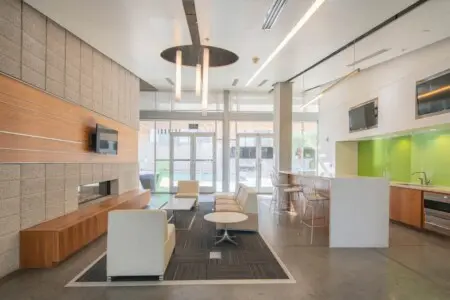 9a55e9dd a691 40 lBxB.jpg