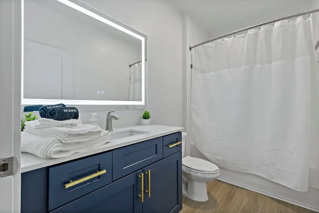 9d813dd7 7282 46 D Azl.jpg