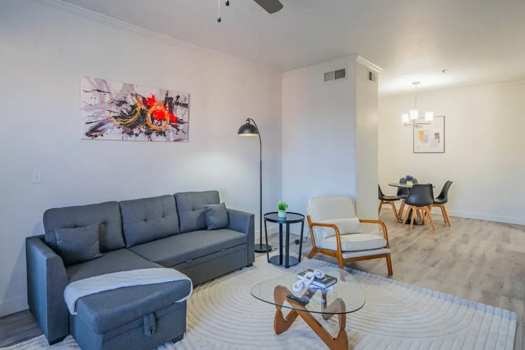 9eb19e5b 1053 41 5n5tn.jpg