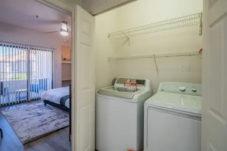 a2f5e5fc 9db4 49 bZh8O.jpg