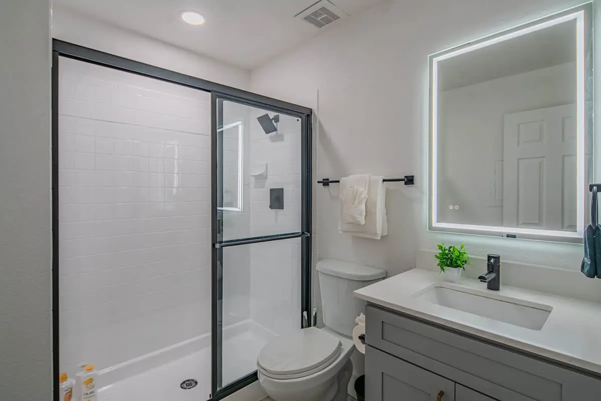 a7e7e9e0 d17e 4d ux6Q .jpg