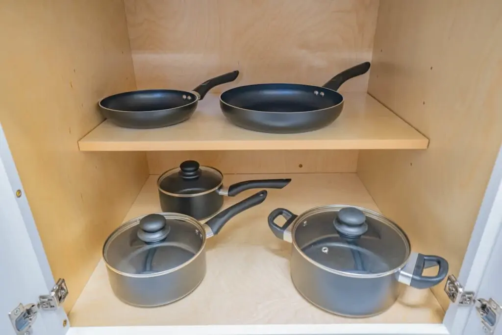 a92034c8 a2dc 44 GmcB .jpg