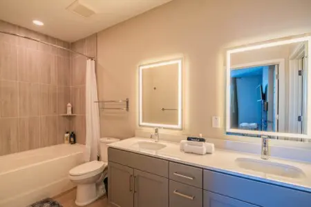 a971c96a 48f2 4b oa vd.jpg