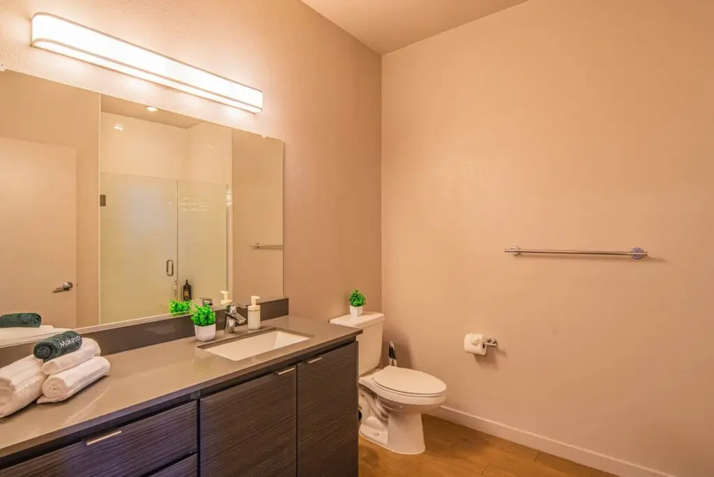 a9e8ddc4 77de 42 oVdSq.jpg