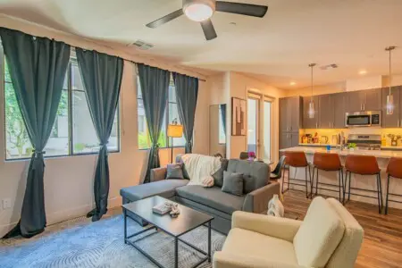 b0ef6cb0 0fd1 40 QM7oh.jpg