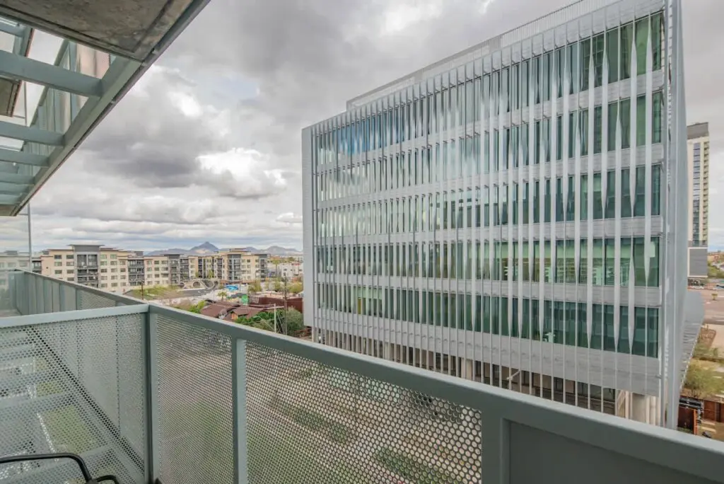 b49da63f 0851 47 r KCq.jpg