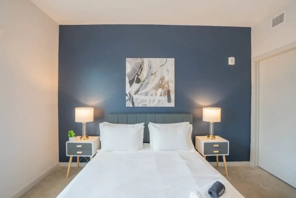 b56b4663 667b 4f KQ mo.jpg