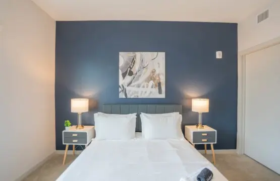 b56b4663 667b 4f KQ mo.jpg