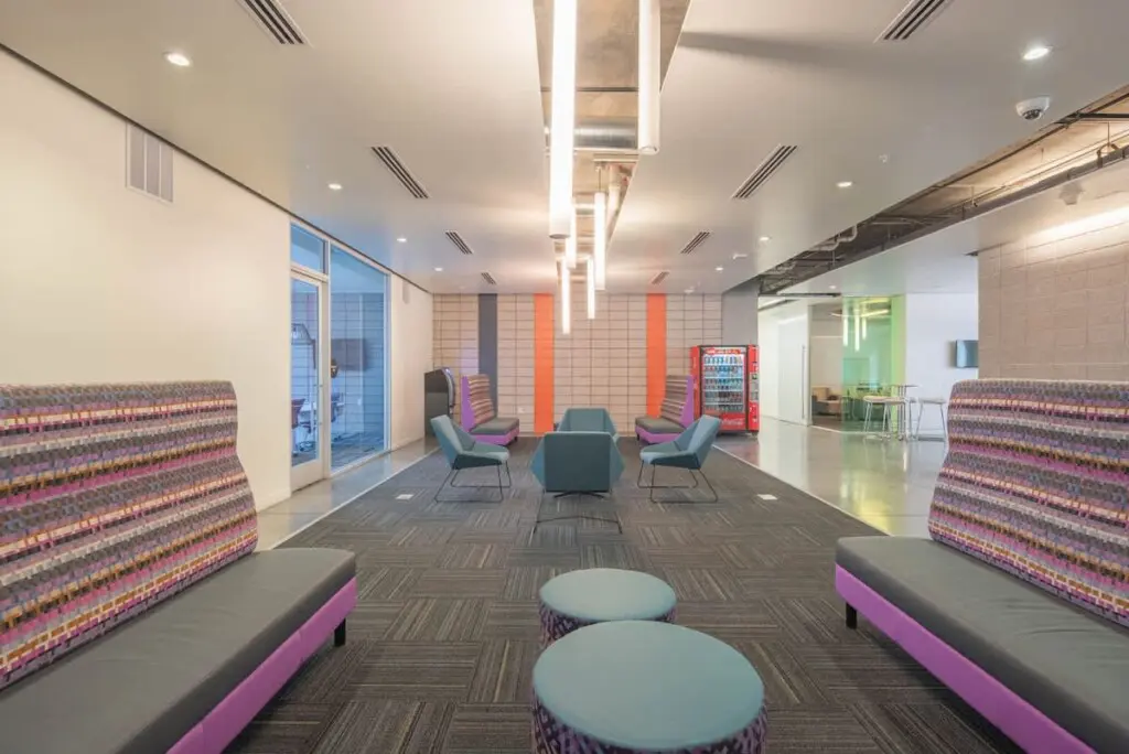 b96c84dd 0e15 4d wykAm.jpg