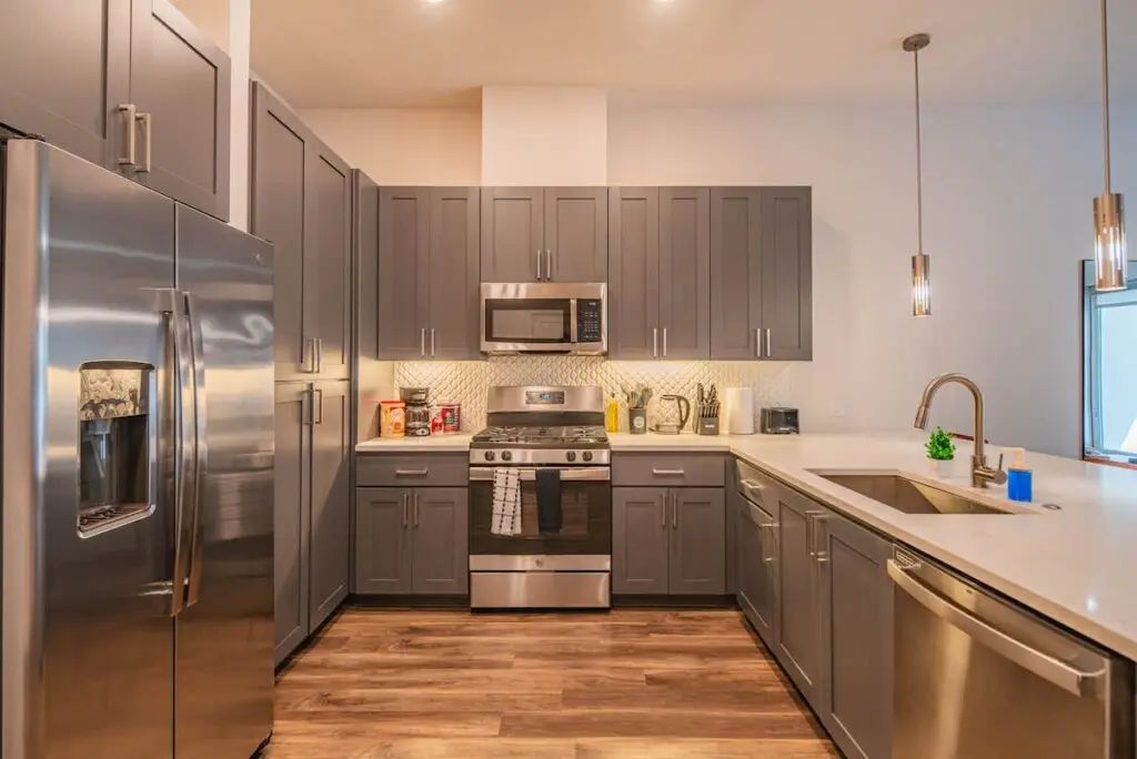 bf893cec 58f9 47 4UWFE.jpg