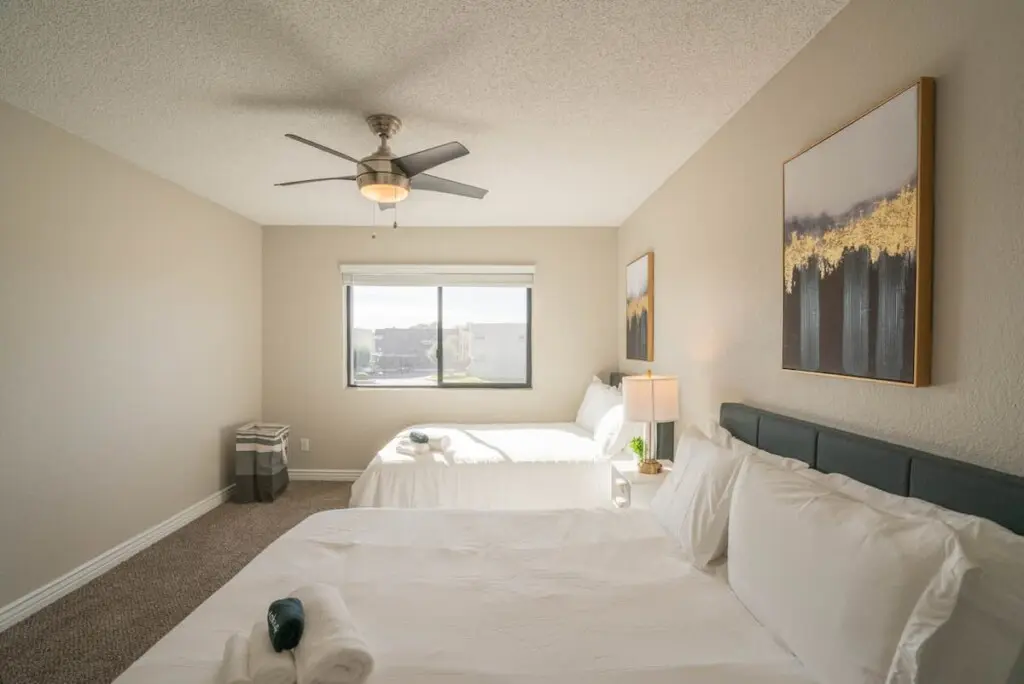 bfa53694 eeb8 48 cymbG.jpg