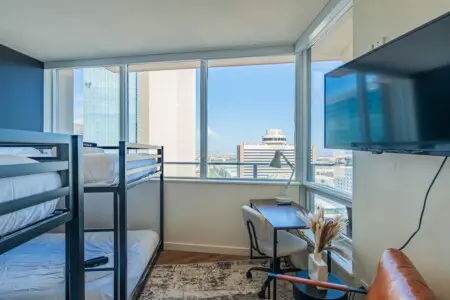 c0bc60a5 2d39 4a aeFFz.jpg