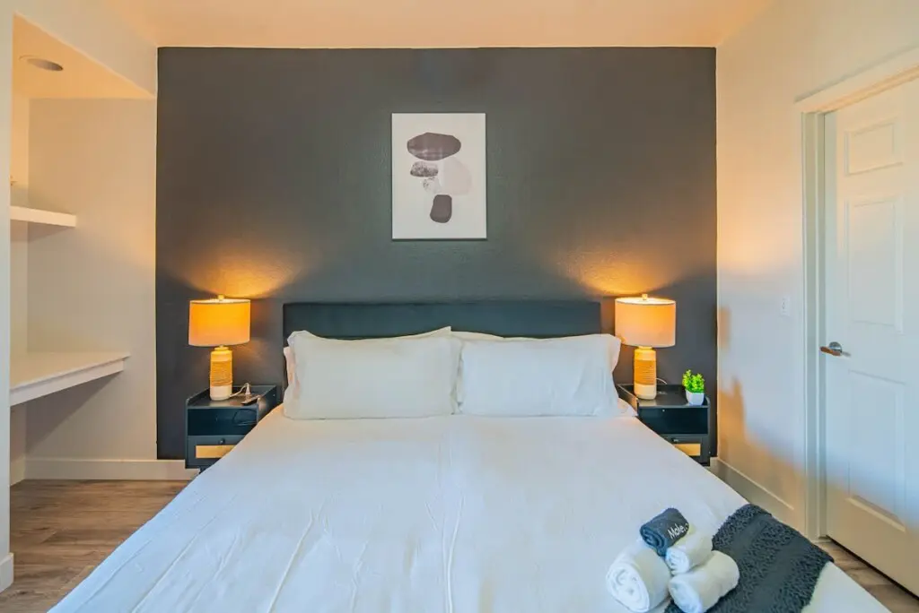 c0fd17c0 989d 49 fIyv4.jpg