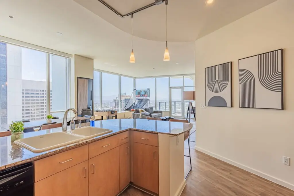 c1f630f3 8d6e 4b KR5a7.jpg