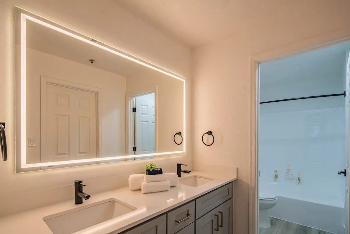 c2ed70b7 7ff4 41 SdcLJ.jpg