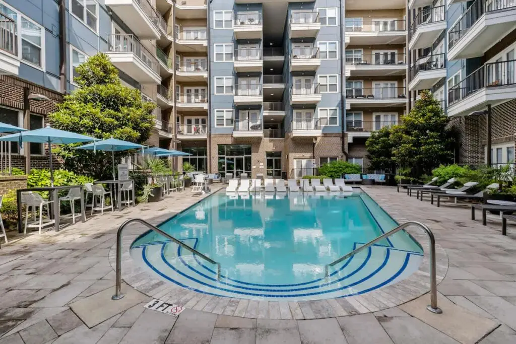 c399ae18 5704 42 H1S1D.jpg