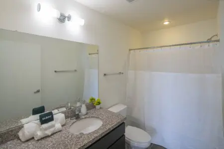 c6ca68e2 44e0 4a DXMm5.jpg