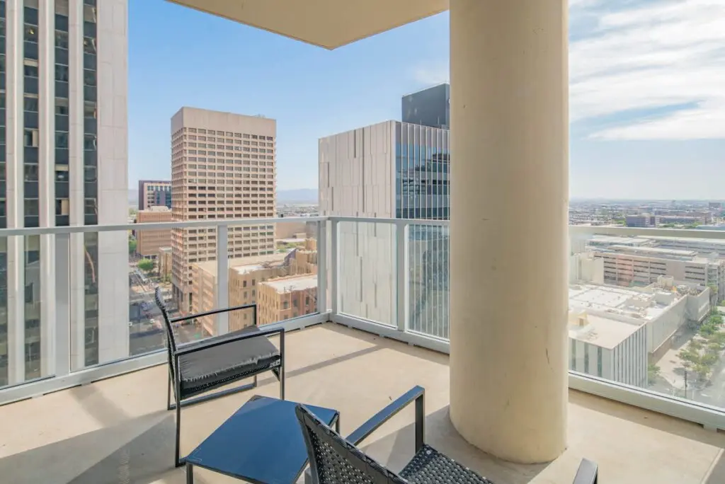 c7b1e487 19be 46 RzE0 .jpg