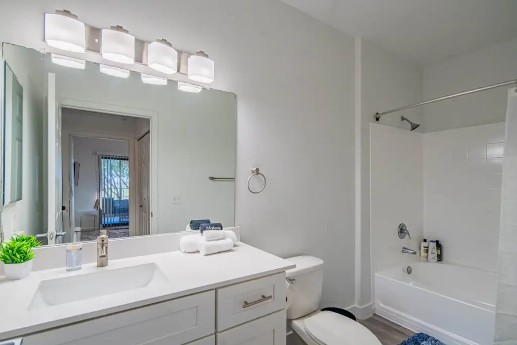 d2db05d9 f3fb 43 mb8yN.jpg