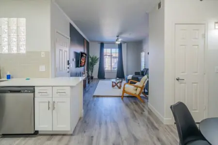 d46920f6 41d4 4e aYKeY.jpg