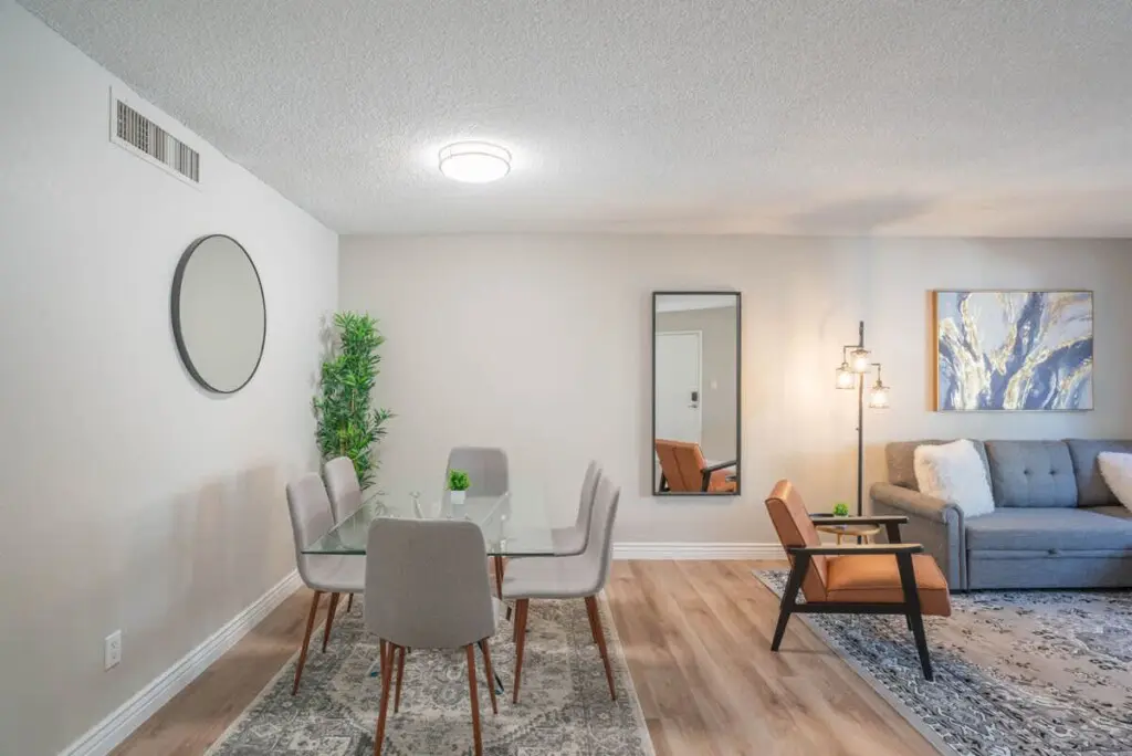 d62d16cb 3e35 45 278Sm.jpg