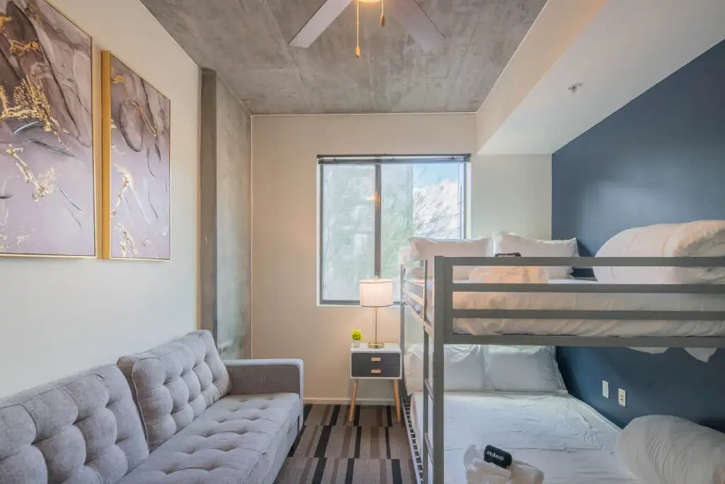 d66b590f 4352 4b AdRgJ.jpg