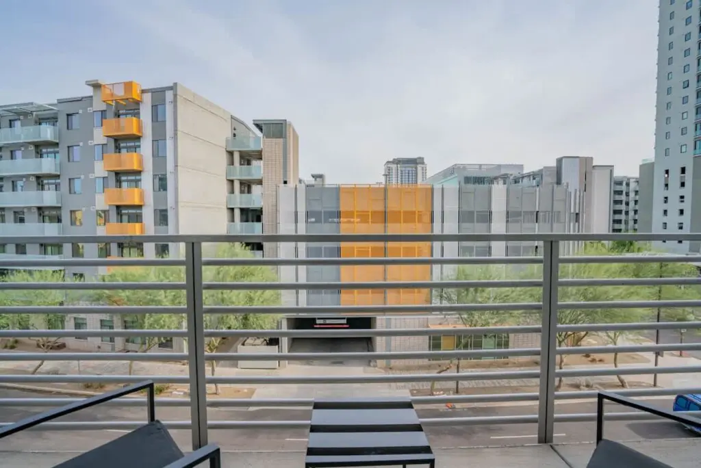 d6b47569 0692 4c OuYAq.jpg