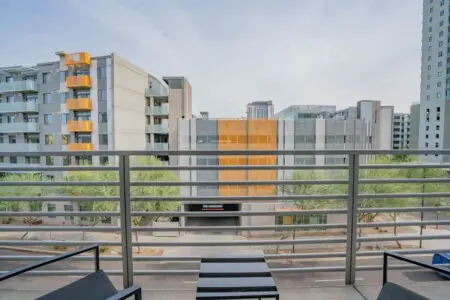 d6b47569 0692 4c OuYAq.jpg