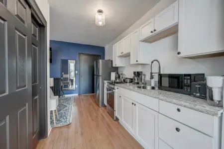 db379200 a0c0 43 Y3s04.jpg