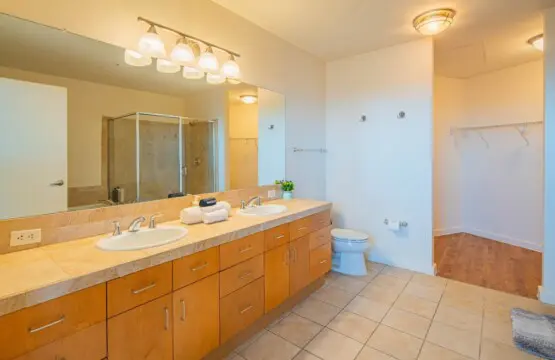 e4e95ab8 7a15 49 3fR5g.jpg