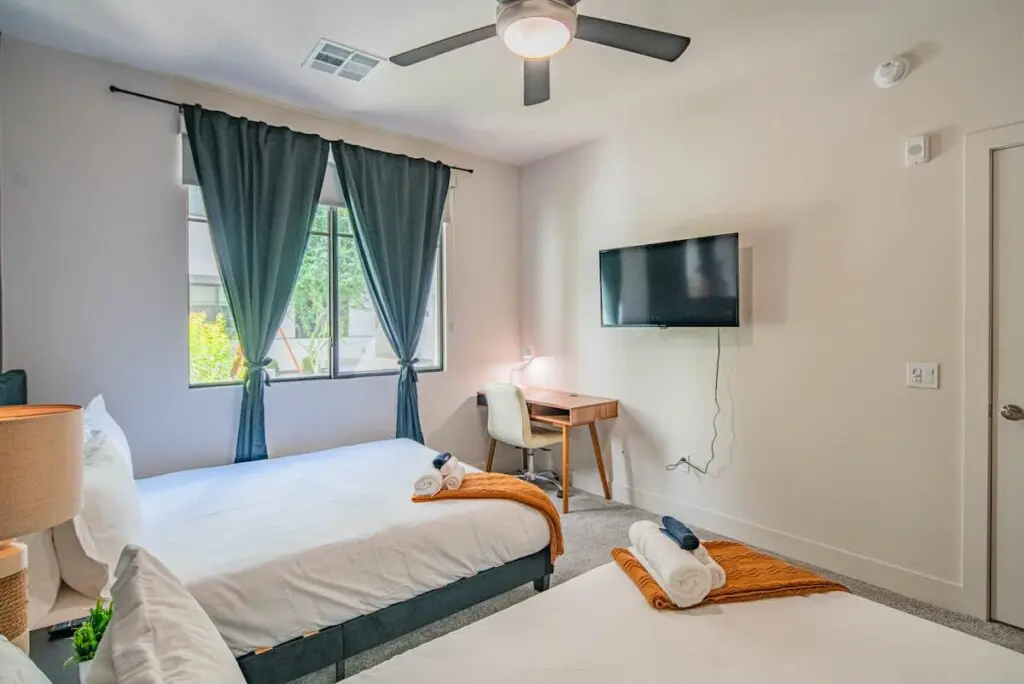 e6d775a7 604f 43 doZpT.jpg