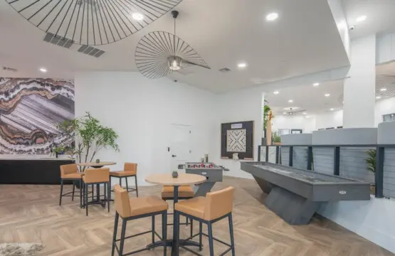 e8cd0501 f987 43 JPLXN.jpg