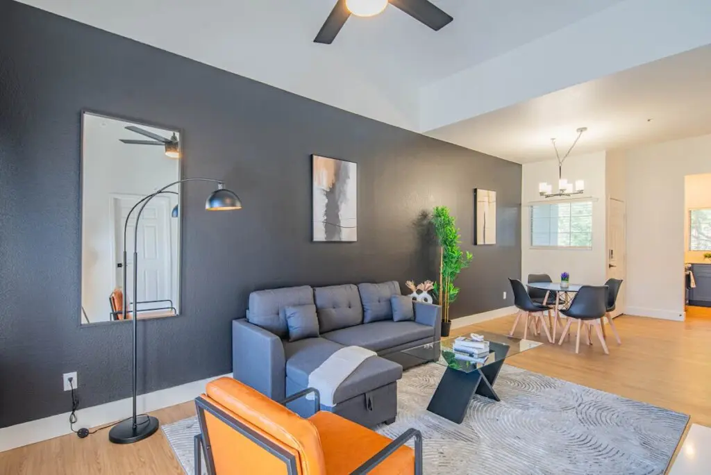 ef435a6b fc2d 49 Qiqb .jpg