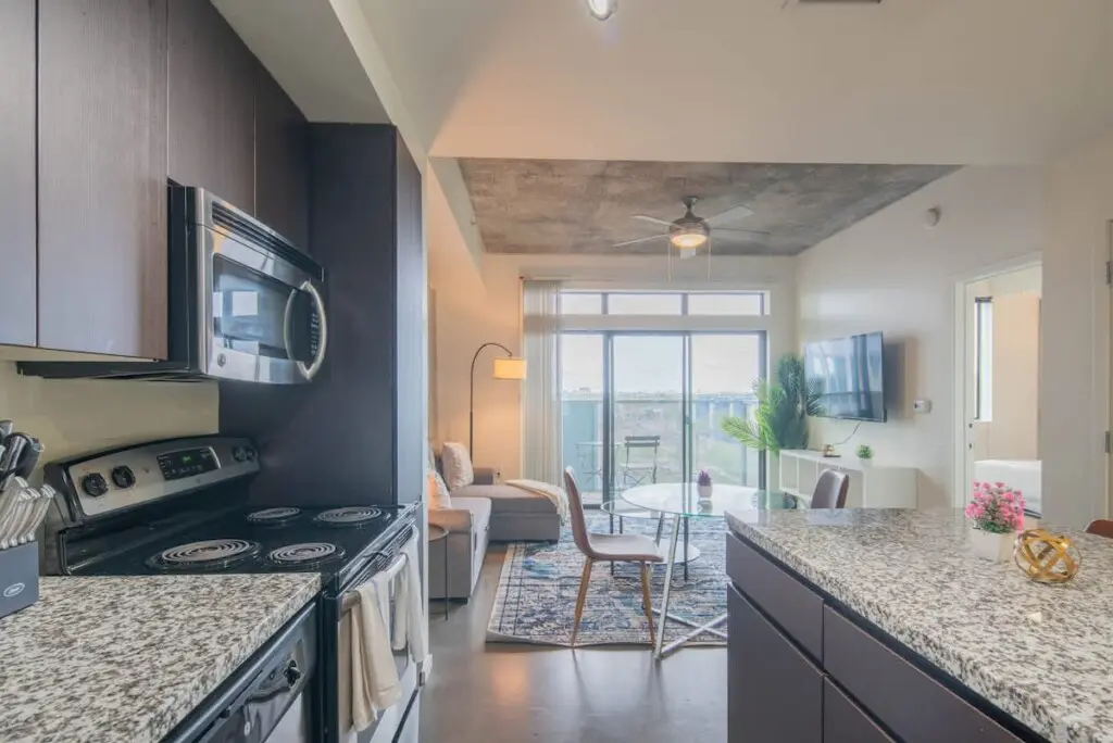 f1aa2b2b 8c71 42 I8 LF.jpg