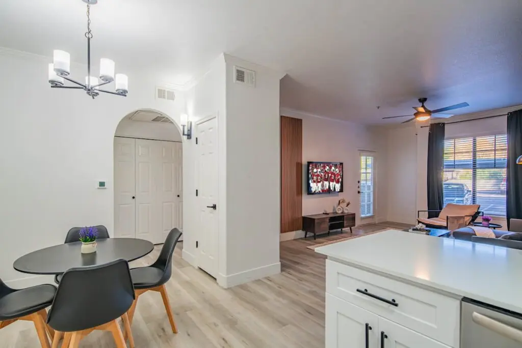 f39a424e 7d83 42 0wgwp.jpg