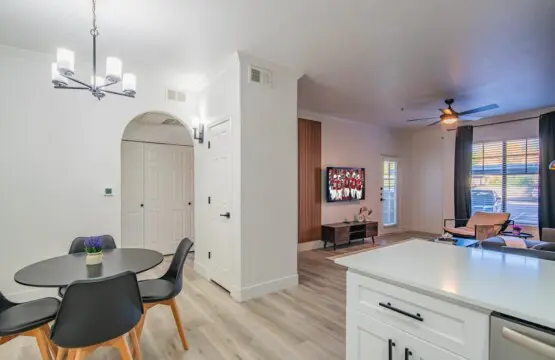 f39a424e 7d83 42 0wgwp.jpg