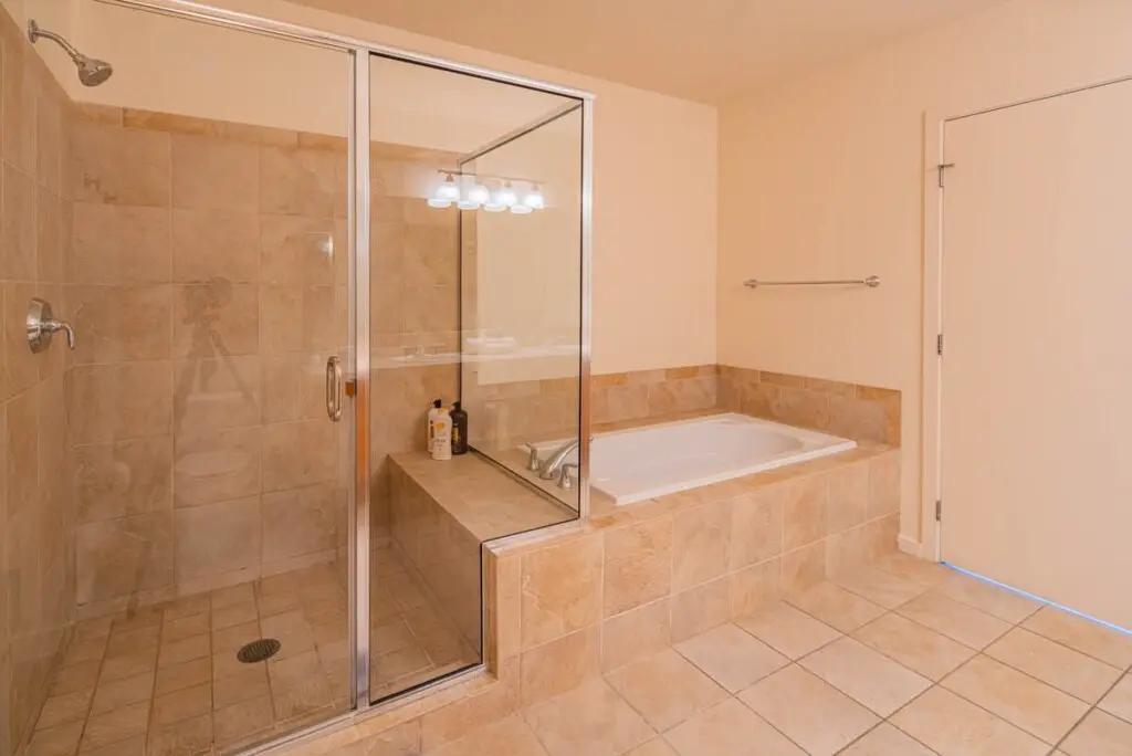 f5ce7152 3aaa 40 nEihR.jpg