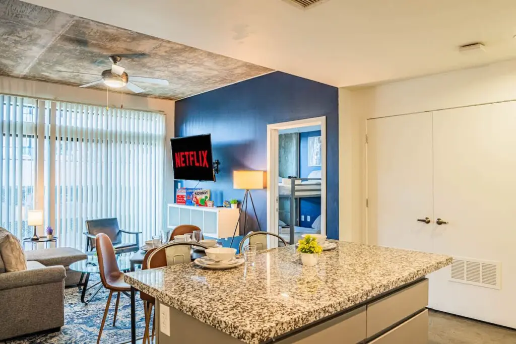 0cf81cc6 7c9f 41 F3TYT.jpg