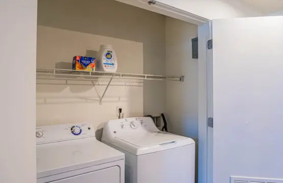 14e7641c a0e0 41 52HFV.jpg