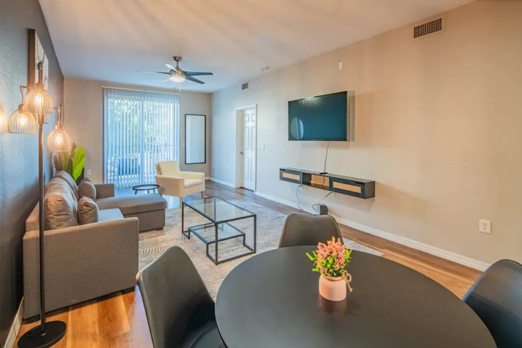 56edc2d5 98c5 4c cKflc.jpg