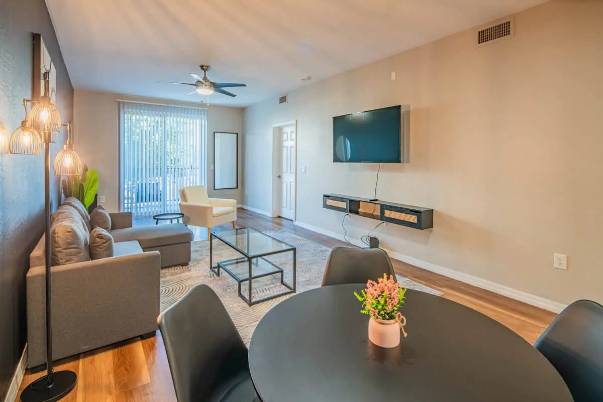 56edc2d5 98c5 4c cKflc.jpg