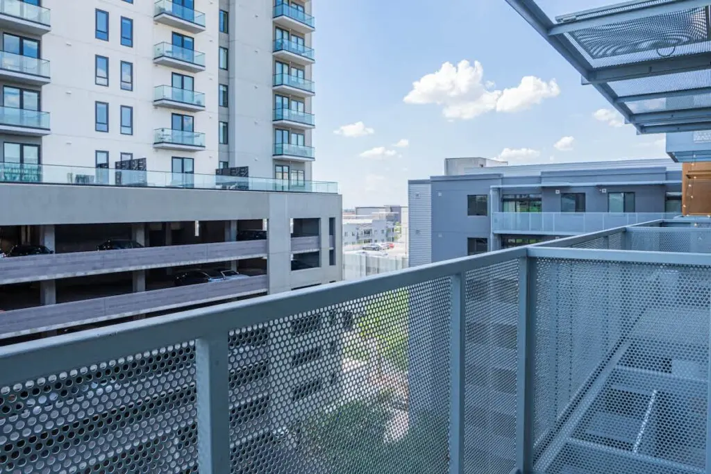 65cf6e91 2b3b 40 lCL37.jpg