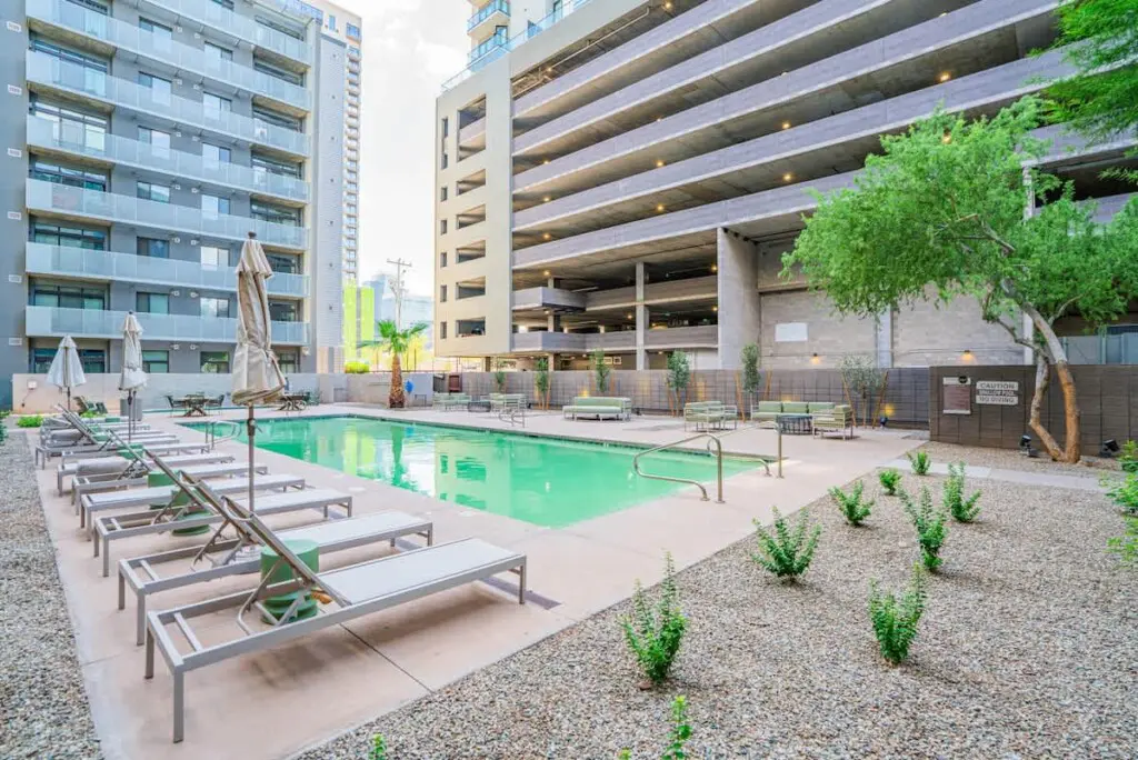 90cd2c57 8192 40 Mr6zQ.jpg