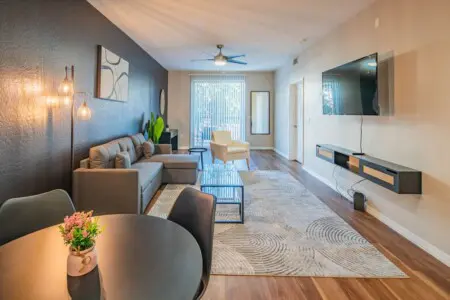 a0a03b33 c490 4a OtwAz.jpg