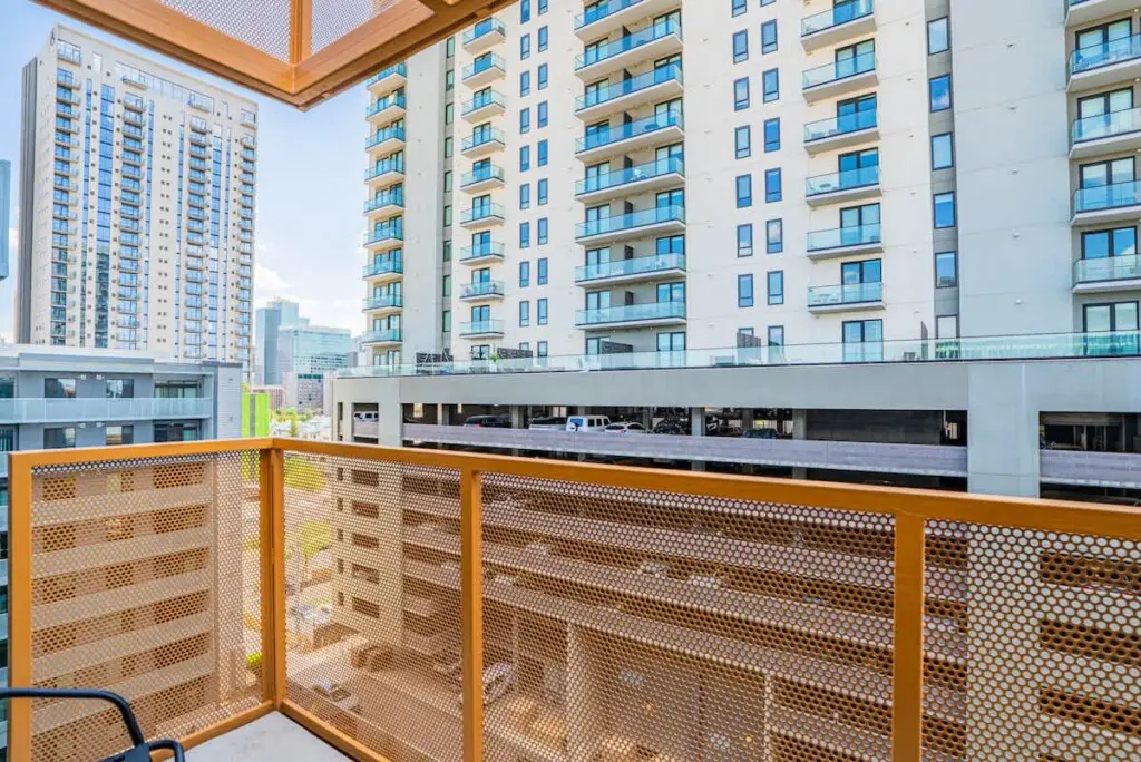 c37d64e1 7a25 40 flVyR.jpg